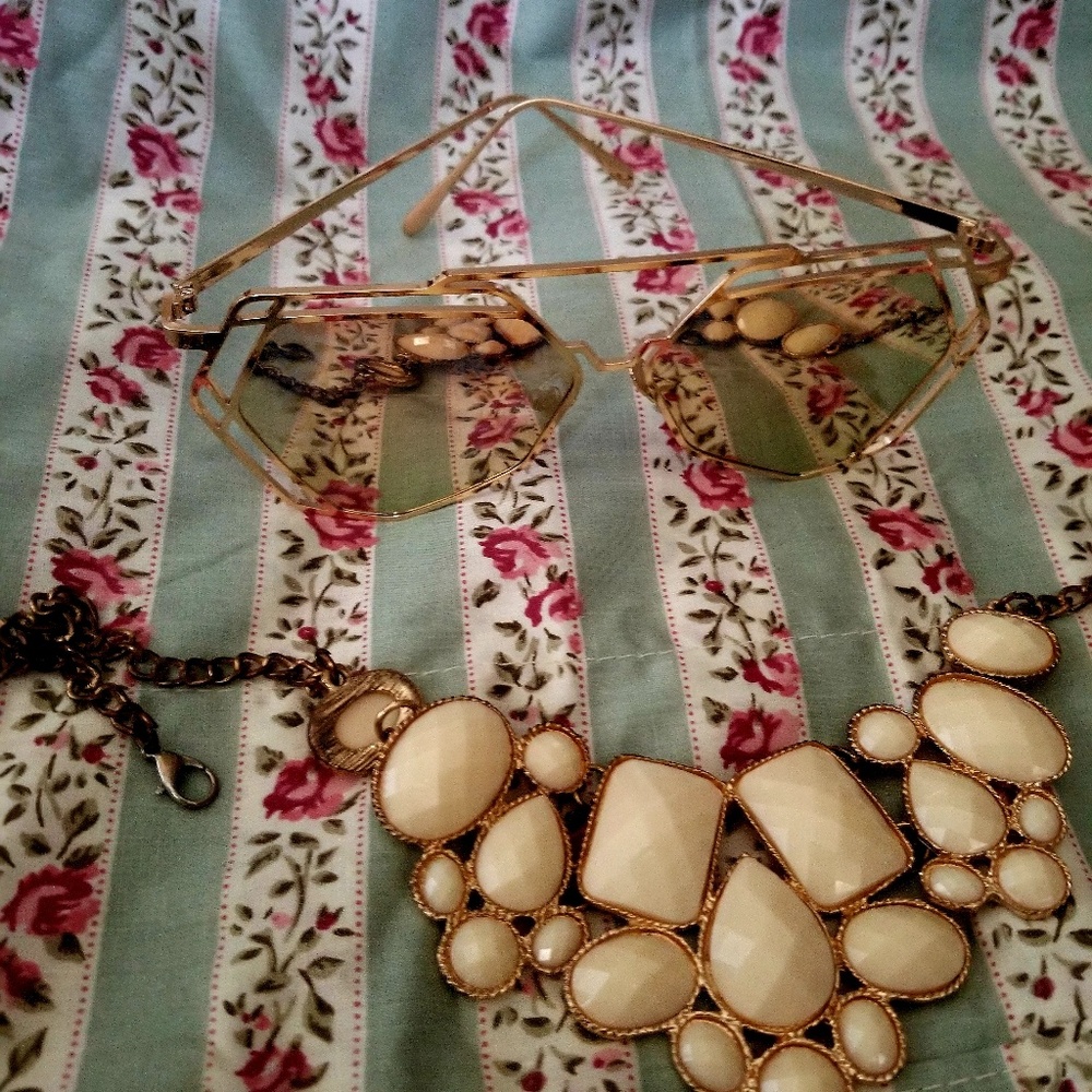 Sunglasses - Picture 4 of 4